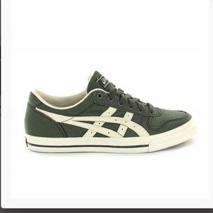 ASICS H016N Shoes